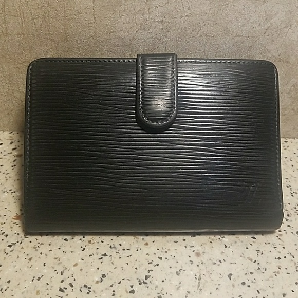 Authentic Louis Vuitton Epi Wallet